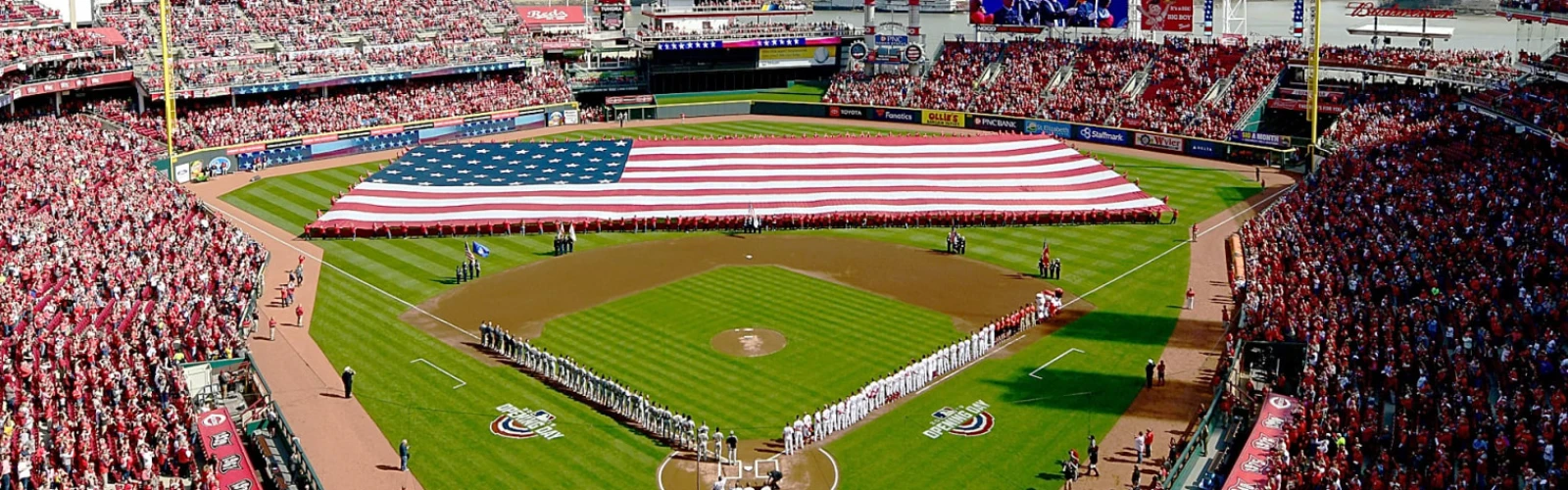 The Ultimate Reds Fan Guide: Hotels Near Great American Ballpark
