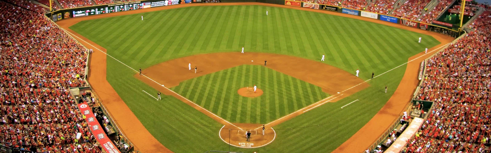 Top Hotels Near Great American Ballpark: Where to Stay for the Ultimate Cincinnati Reds Experience
