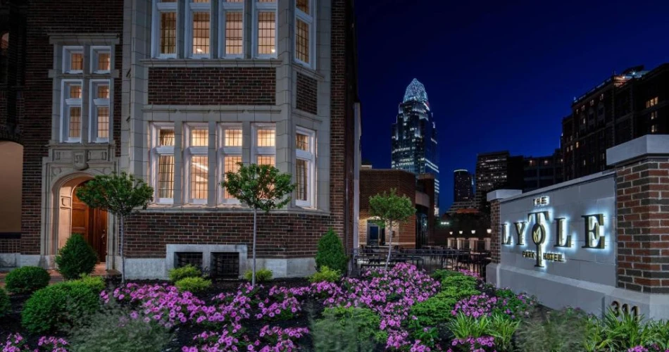 Stay Close to the Action: Top Hotels Walking Distance to Great American Ballpark
