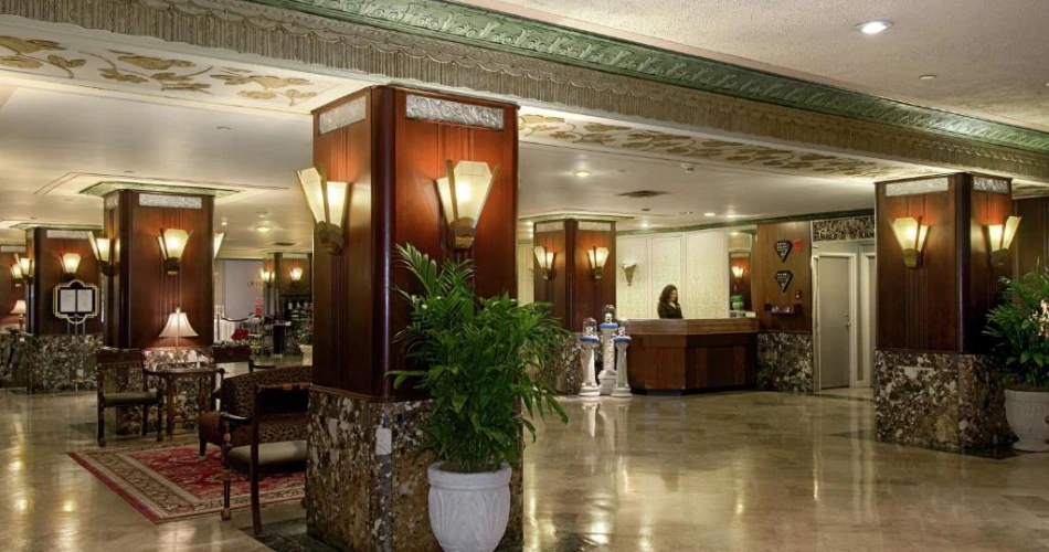 Stay Close to the Action: Top Hotels Walking Distance to Great American Ballpark
