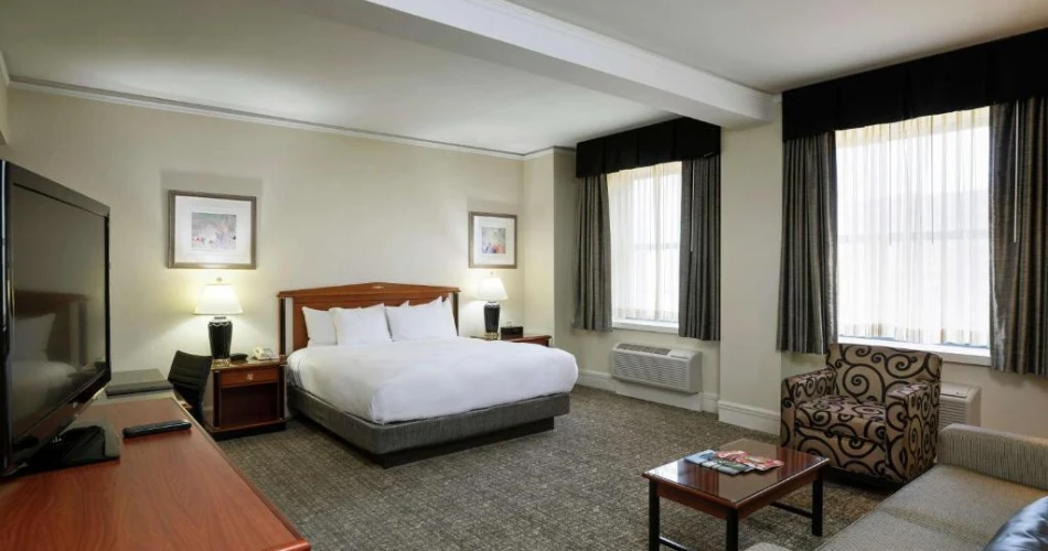 The Ultimate Guide to Hotels By Great American Ballpark
