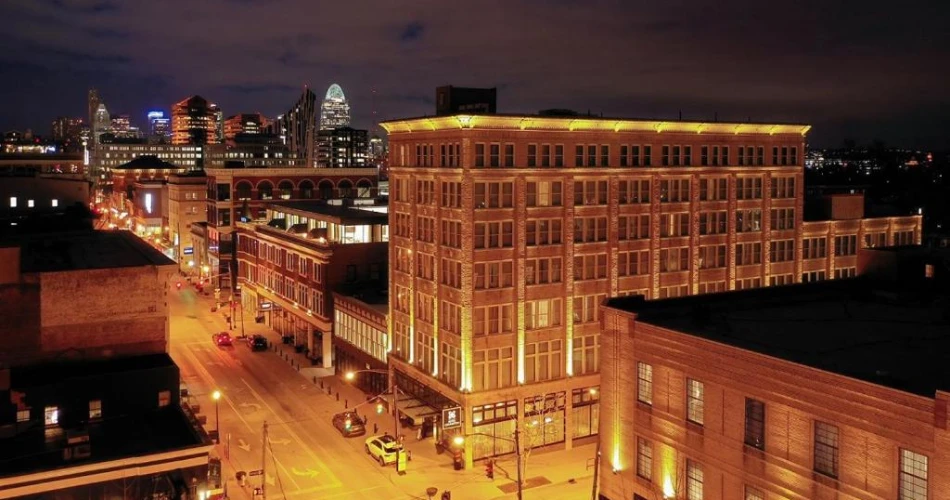 The Ultimate Reds Fan Guide: Hotels Near Great American Ballpark
