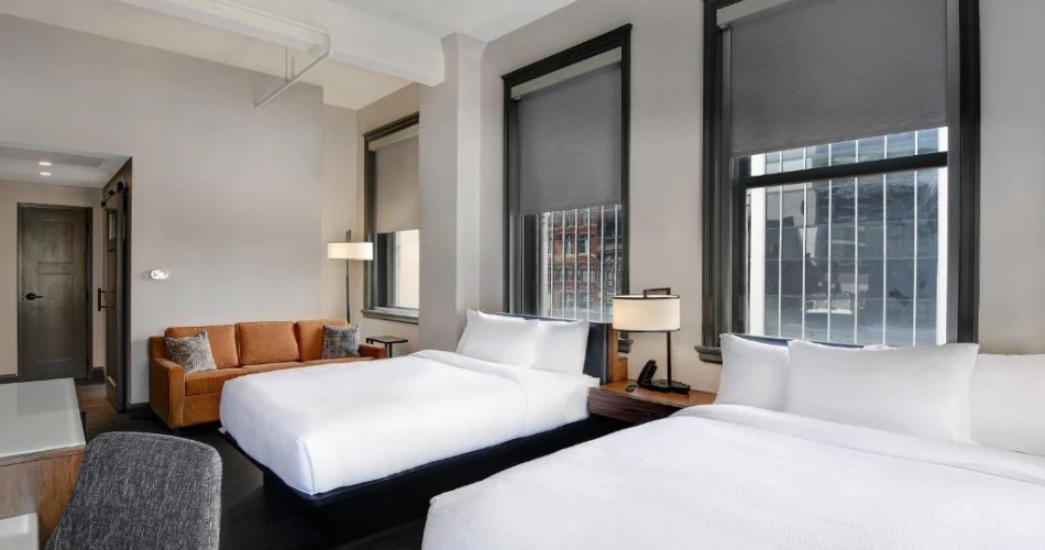 The Ultimate Reds Fan Guide: Hotels Near Great American Ballpark
