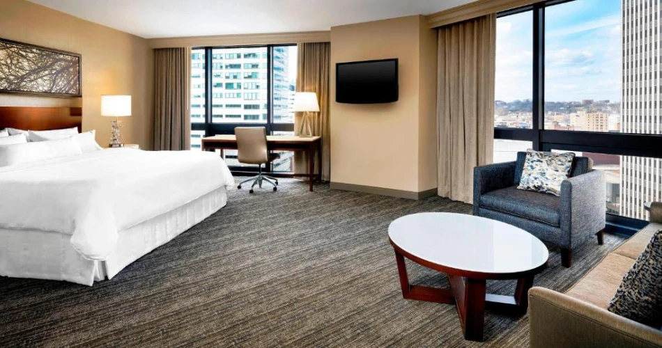 The Ultimate Reds Fan Guide: Hotels Near Great American Ballpark

