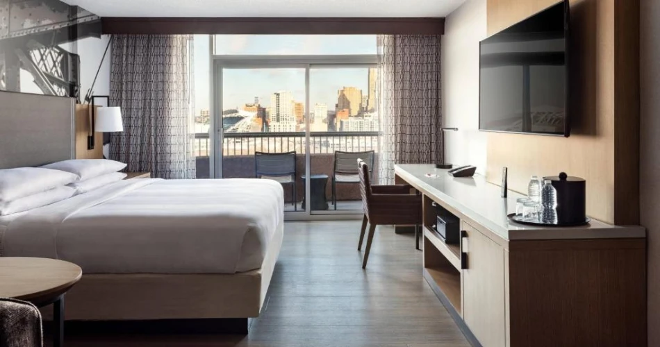 The Ultimate Reds Fan Guide: Hotels Near Great American Ballpark
