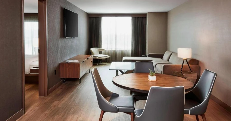 Hotels Near Great American Ballpark: Walk to the Game in Minutes
