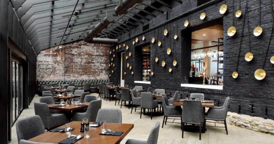Best Hotels Next to Great American Ball Park: Walkable Stays for Baseball Fans
