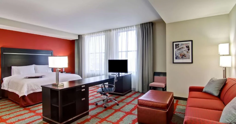 Best Hotels Next to Great American Ball Park: Walkable Stays for Baseball Fans
