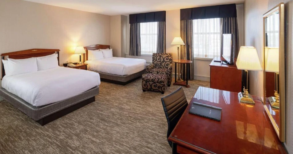 Best Hotels Next to Great American Ball Park: Walkable Stays for Baseball Fans
